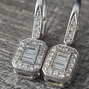 14k White Gold Diamond Earrings